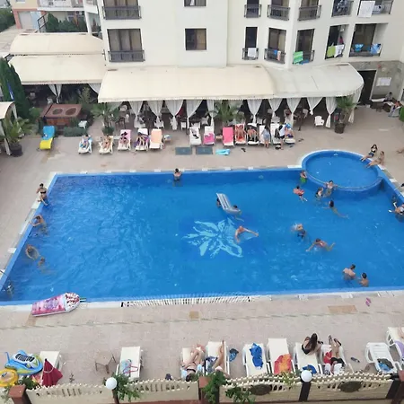 15 Sea Grace Apartment Slantschew brjag